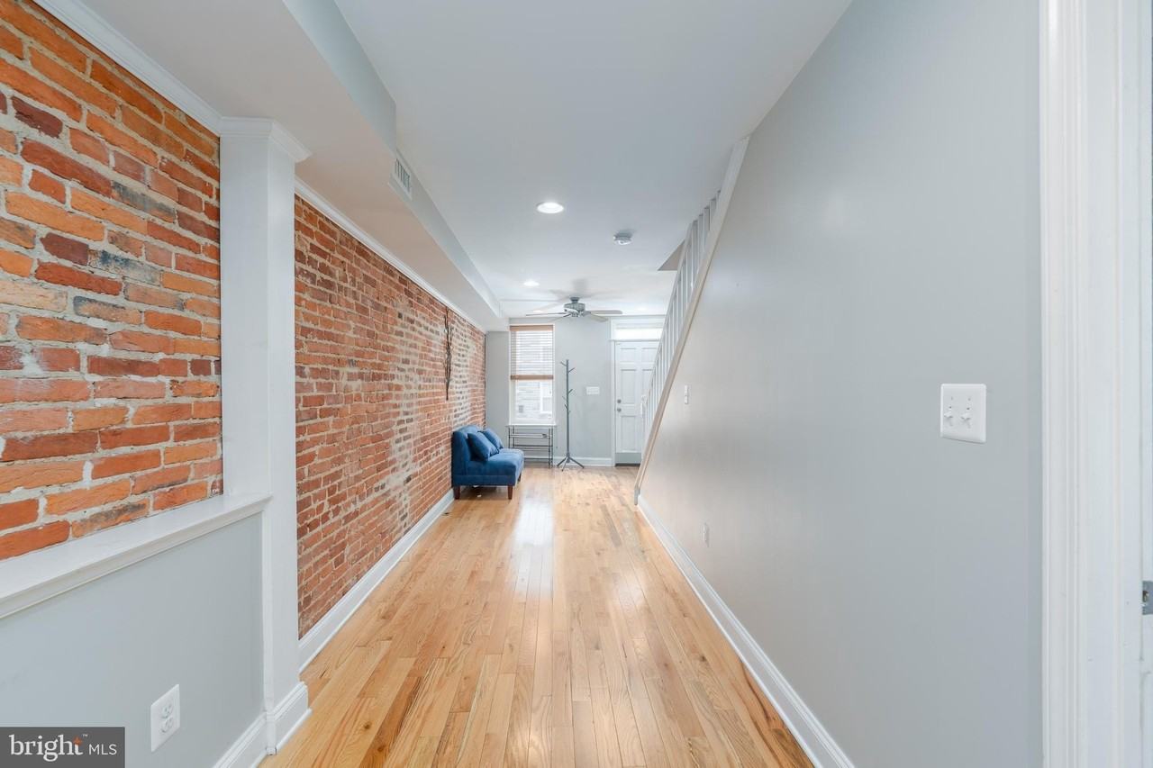 1825 Light St - Photo 4 of 33