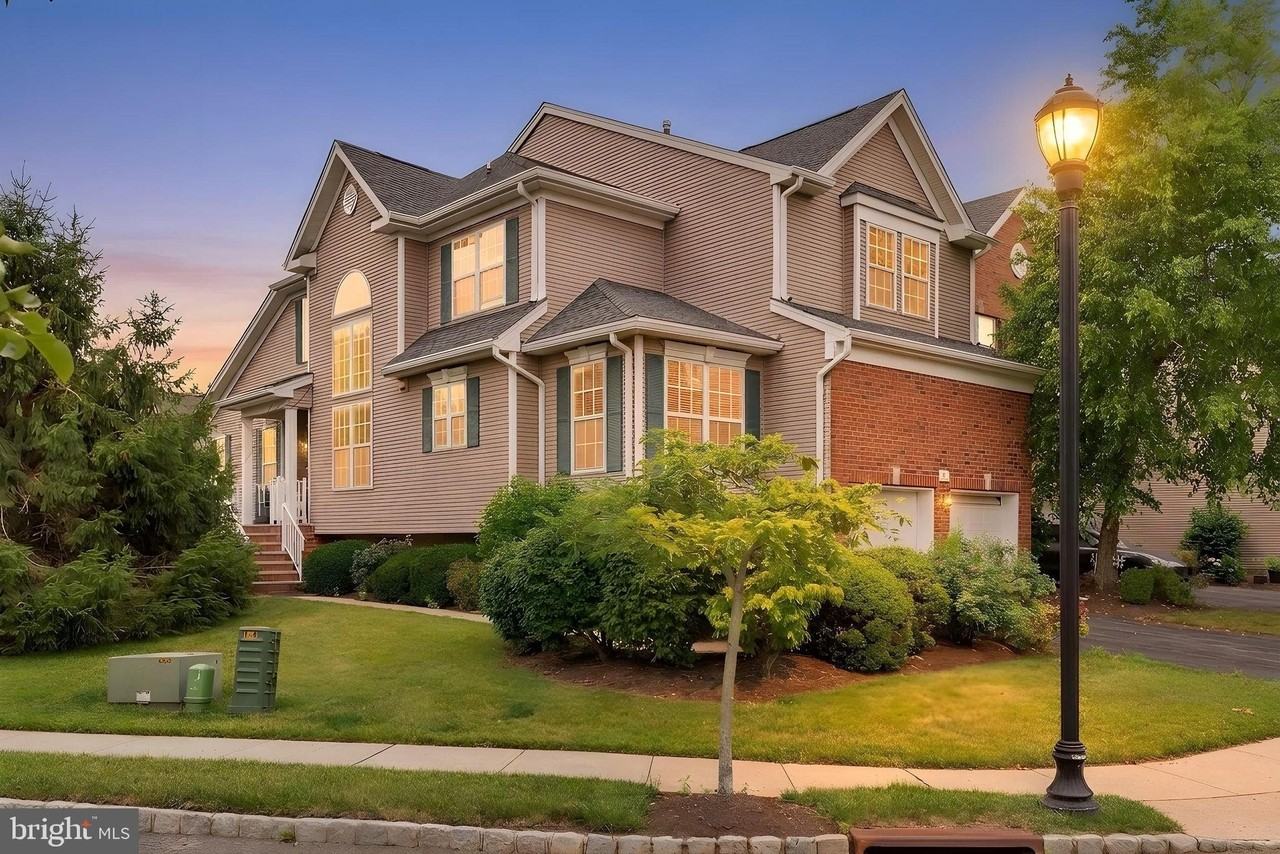 16 Cardiff Ct