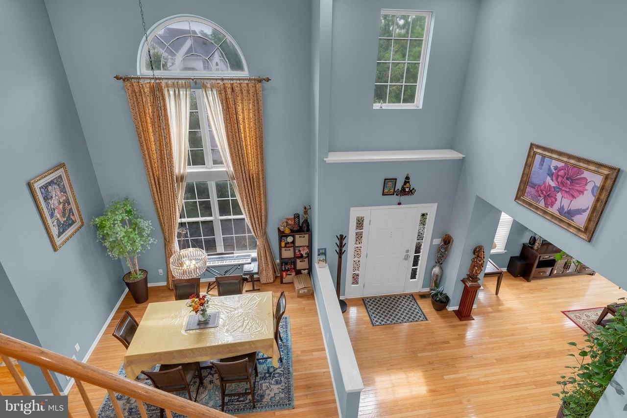 16 Cardiff Ct - Photo 5 of 50