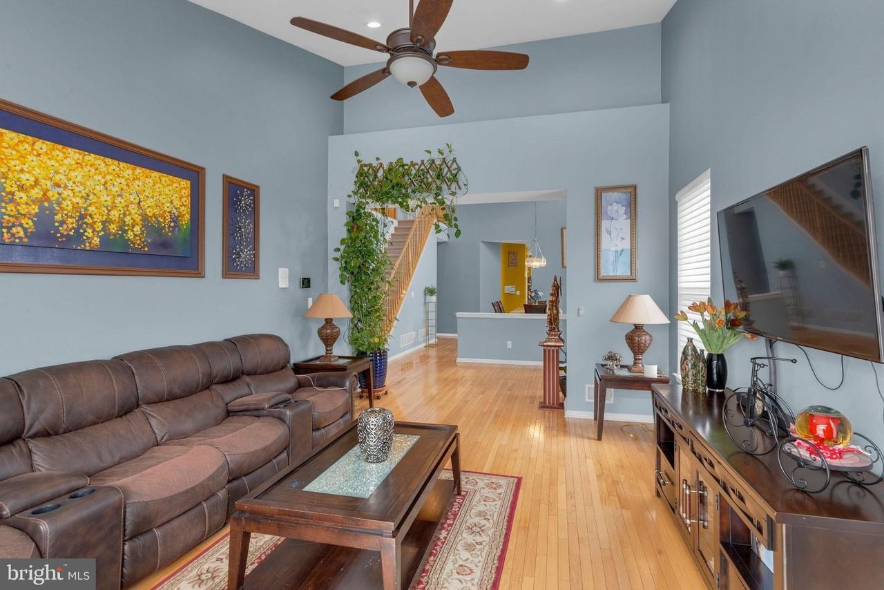 16 Cardiff Ct - Photo 7 of 50