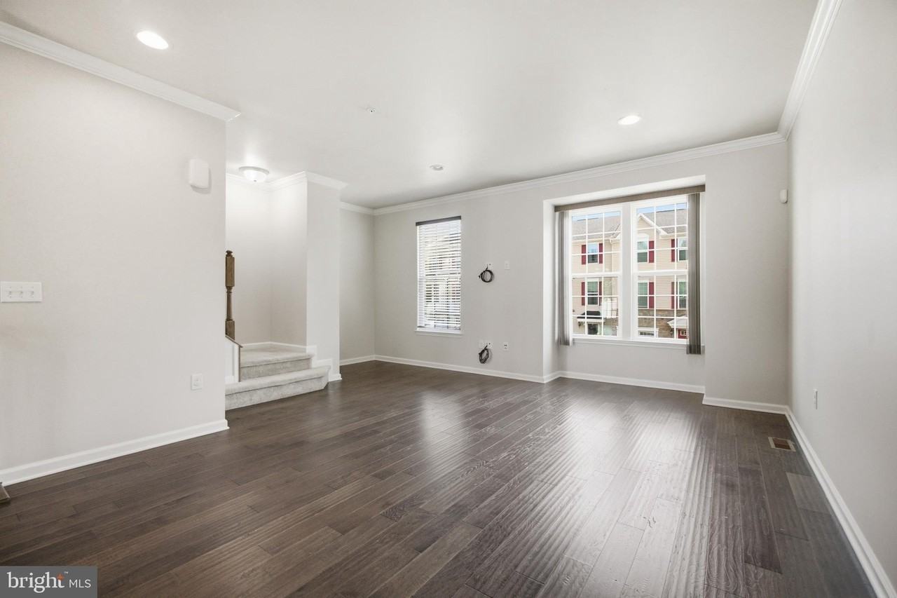 20 Twomey Ct - Photo 4 of 34