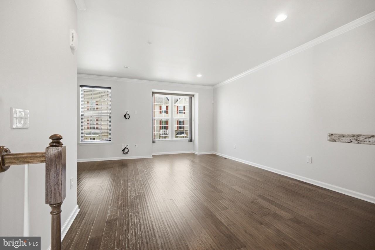 20 Twomey Ct - Photo 5 of 34