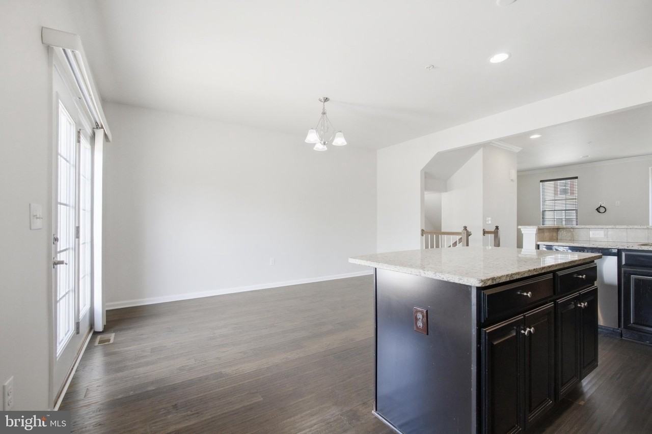 20 Twomey Ct - Photo 7 of 34