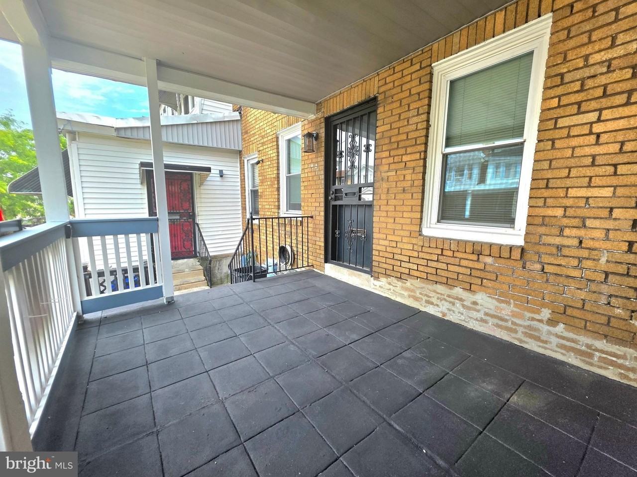 1108 E Stafford St - Photo 3 of 32