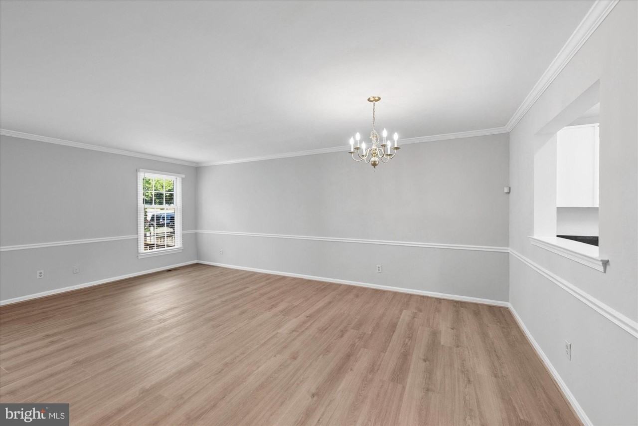 299 S Pickett St - Photo 6 of 47