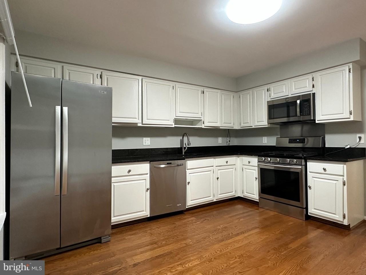 10152 Village Knolls Ct - Photo 4 of 50