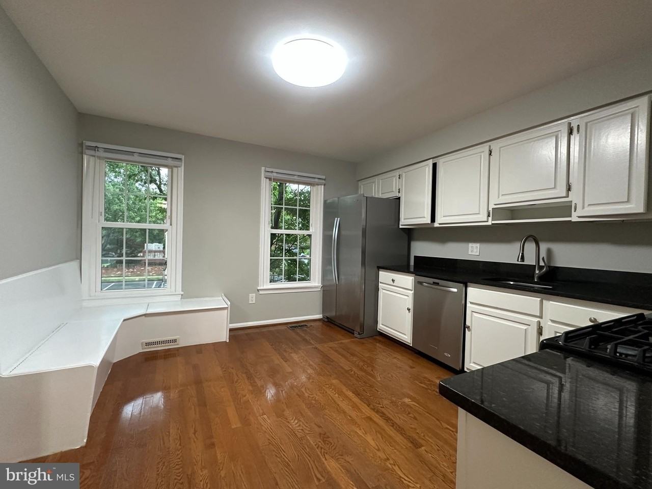 10152 Village Knolls Ct - Photo 5 of 50