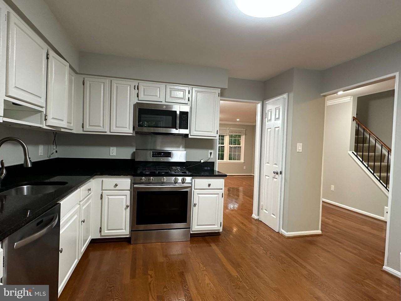10152 Village Knolls Ct - Photo 6 of 50