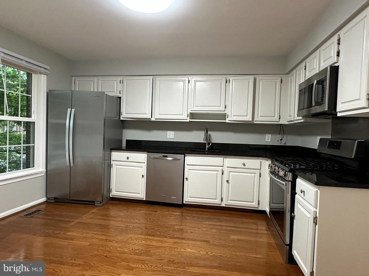 10152 Village Knolls Ct - Photo 7 of 50