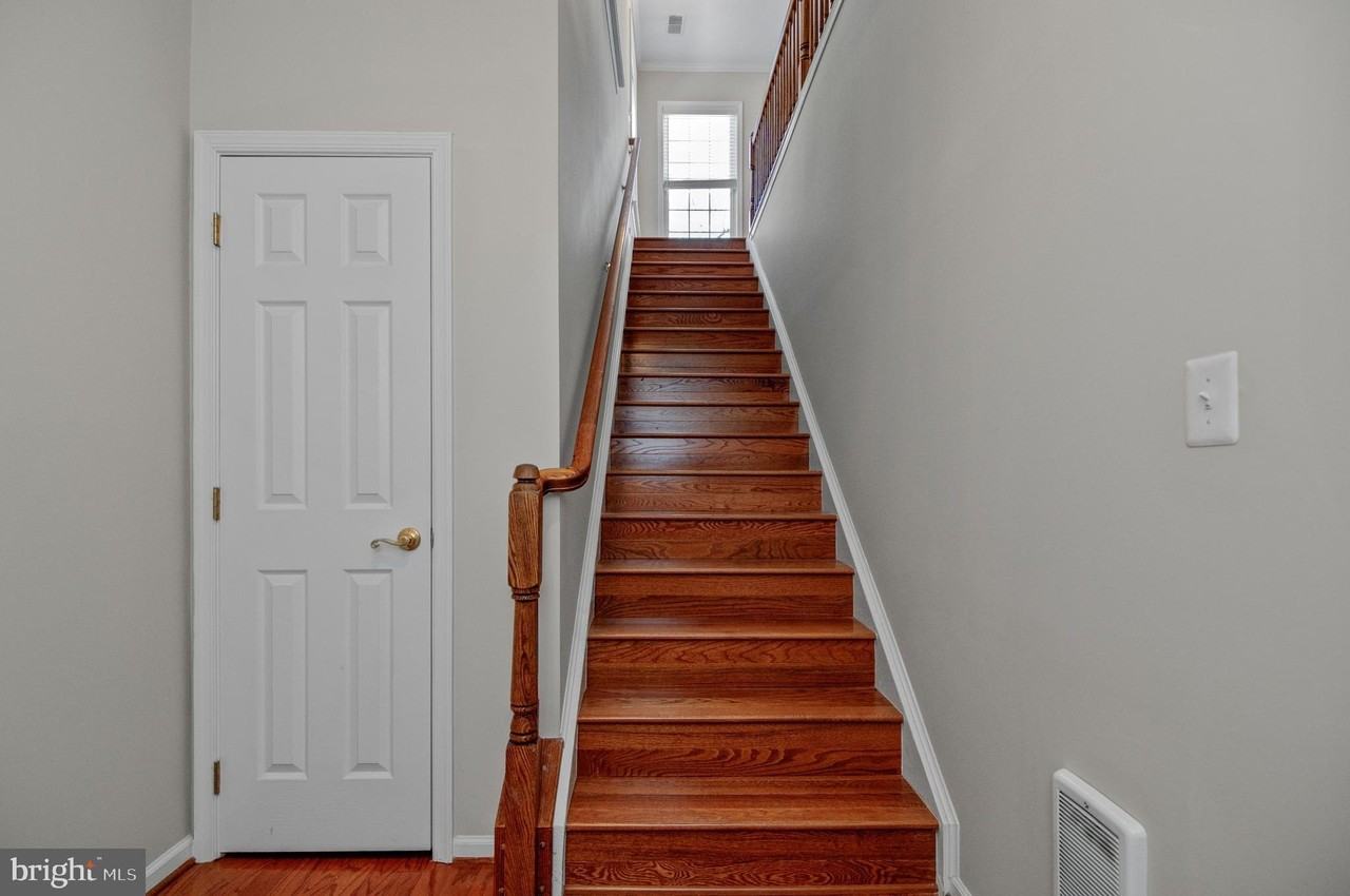 4619 Hummingbird Ln - Photo 4 of 33