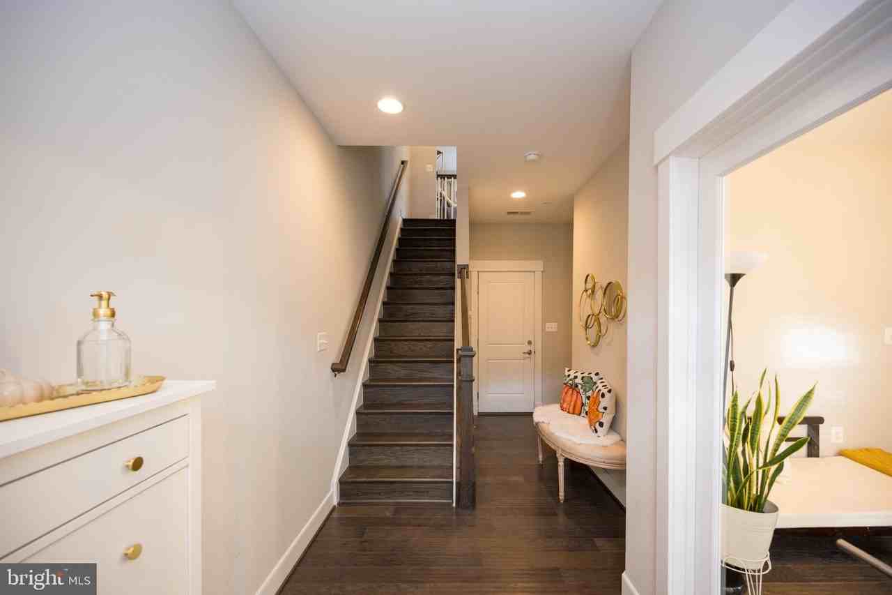 42365 Zebulon Sq - Photo 7 of 50