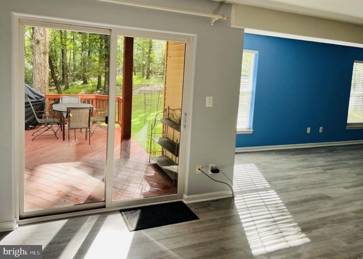 10581 Pineview Rd - Photo 4 of 16