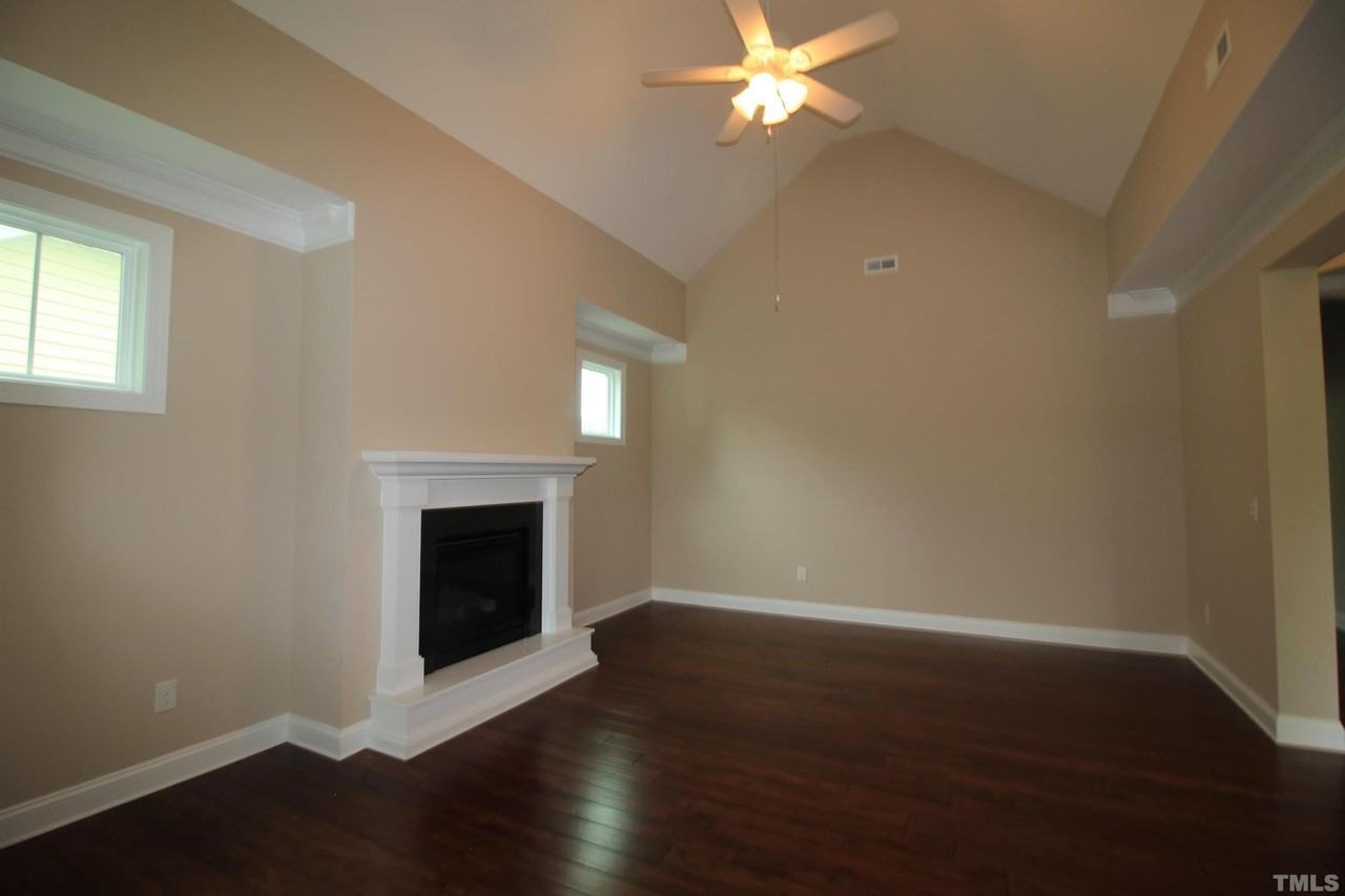 1605 Hemby Ridge Ln - Photo 4 of 23