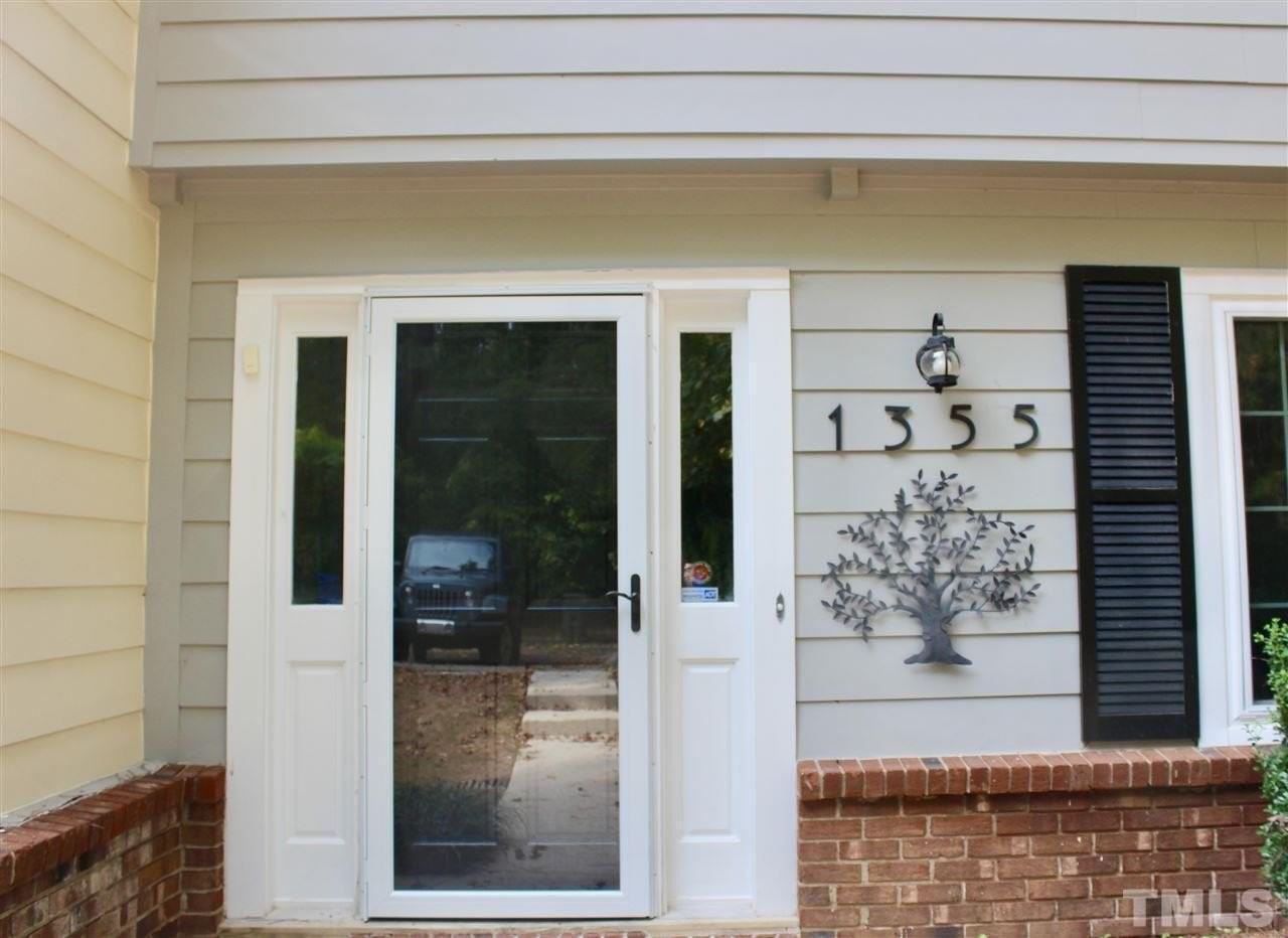 1355 Springlawn Ct - Photo 3 of 30