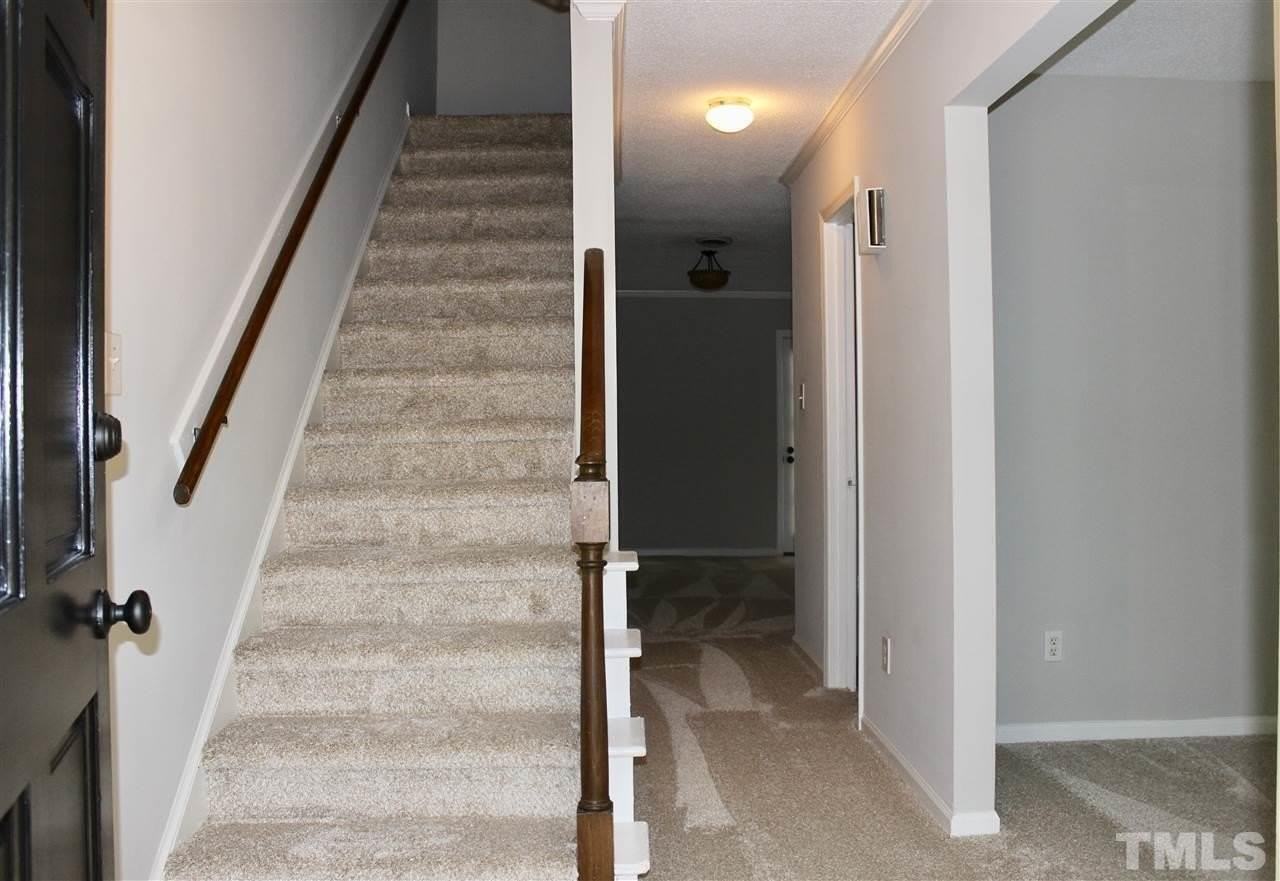 1355 Springlawn Ct - Photo 4 of 30
