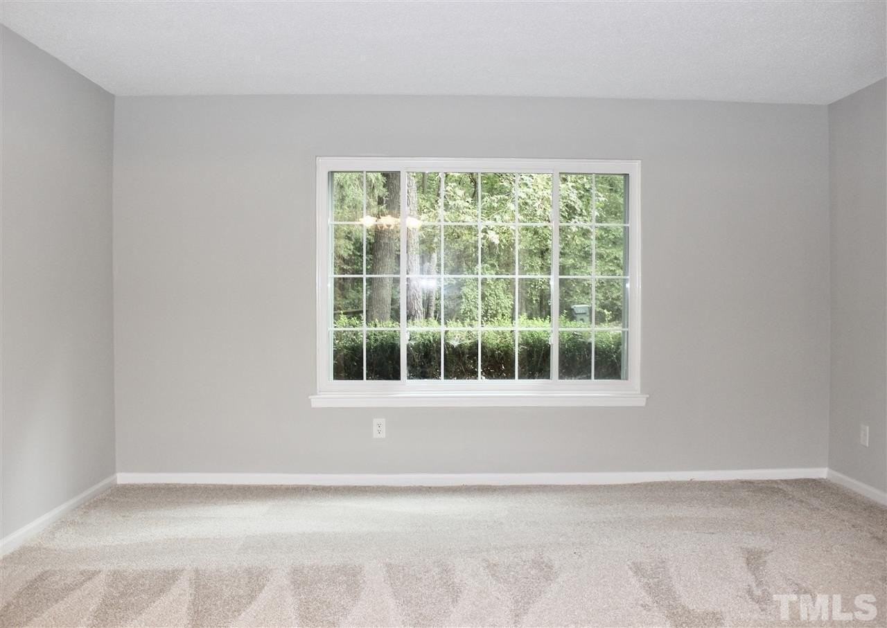 1355 Springlawn Ct - Photo 6 of 30