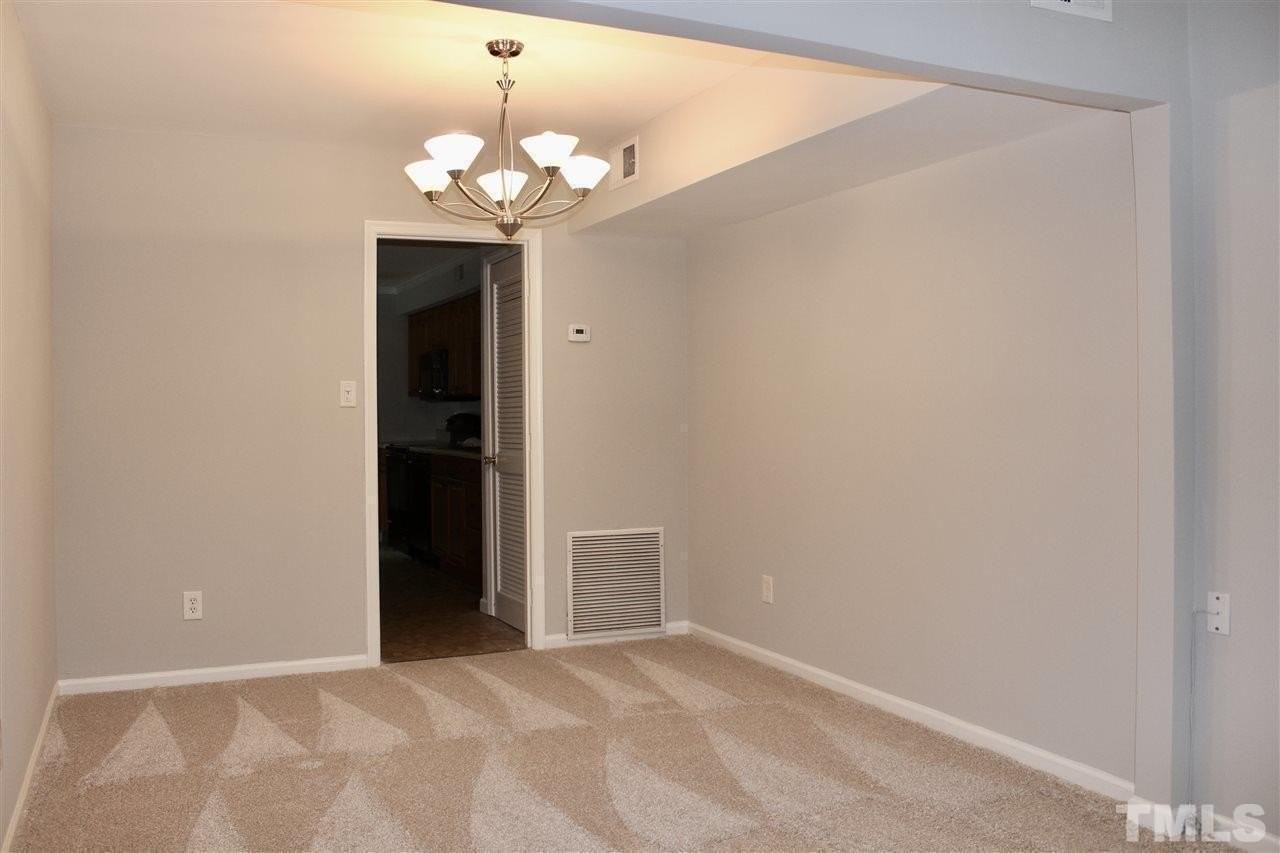 1355 Springlawn Ct - Photo 7 of 30
