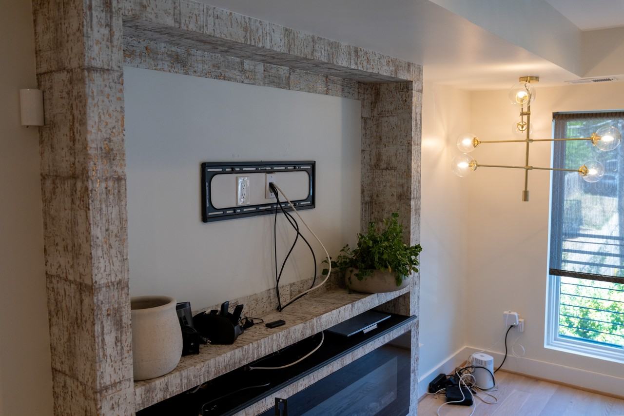 1631 Montello Ave Ne #1 - Photo 6 of 31