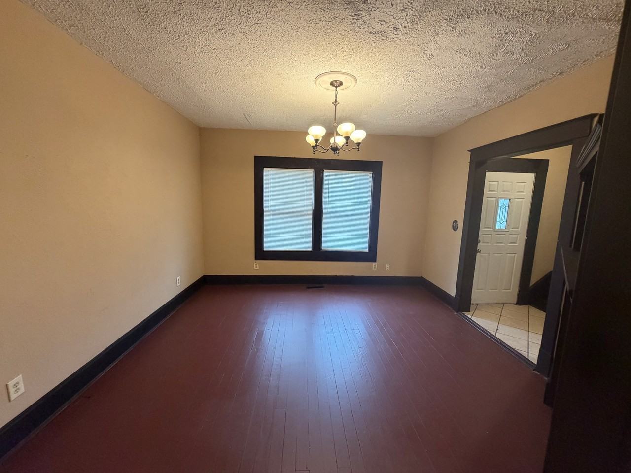 1820 Clarendon Ave #1 - Photo 2 of 35