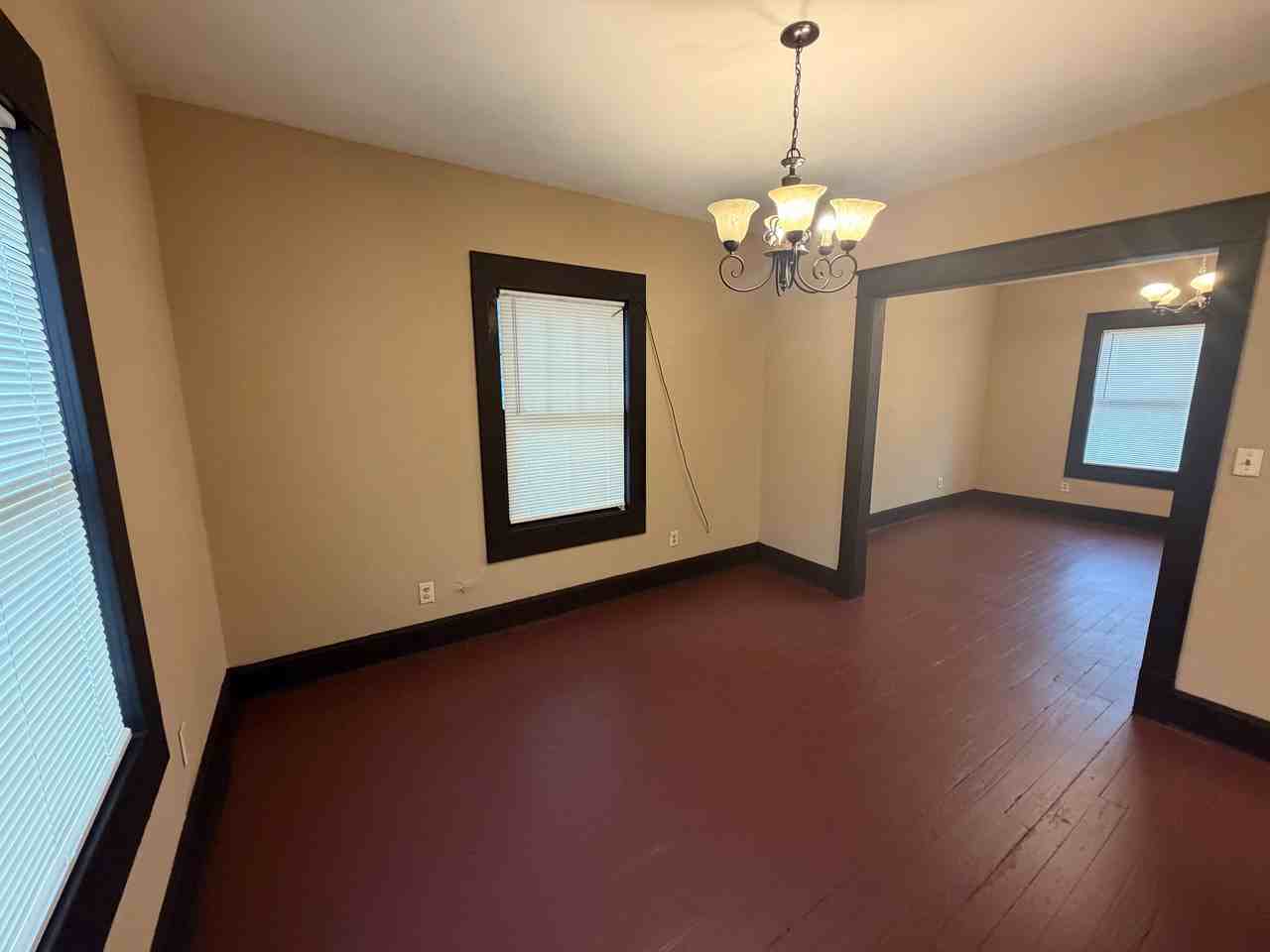 1820 Clarendon Ave #1 - Photo 5 of 35