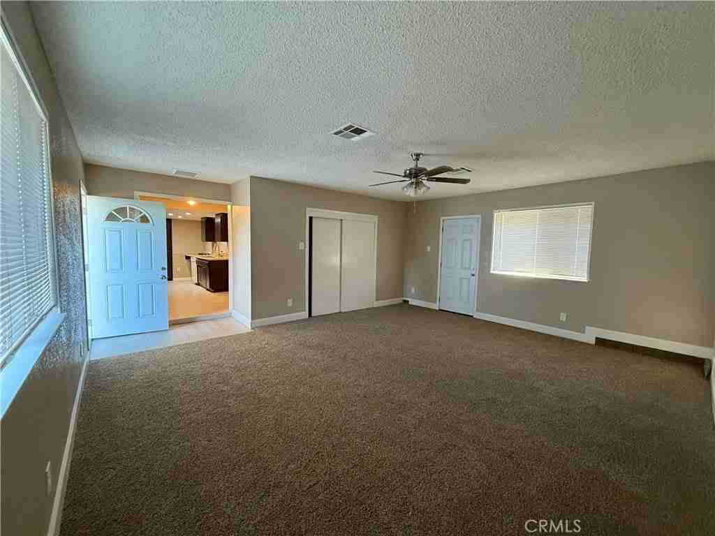 1260 Mirage Dr - Photo 2 of 9