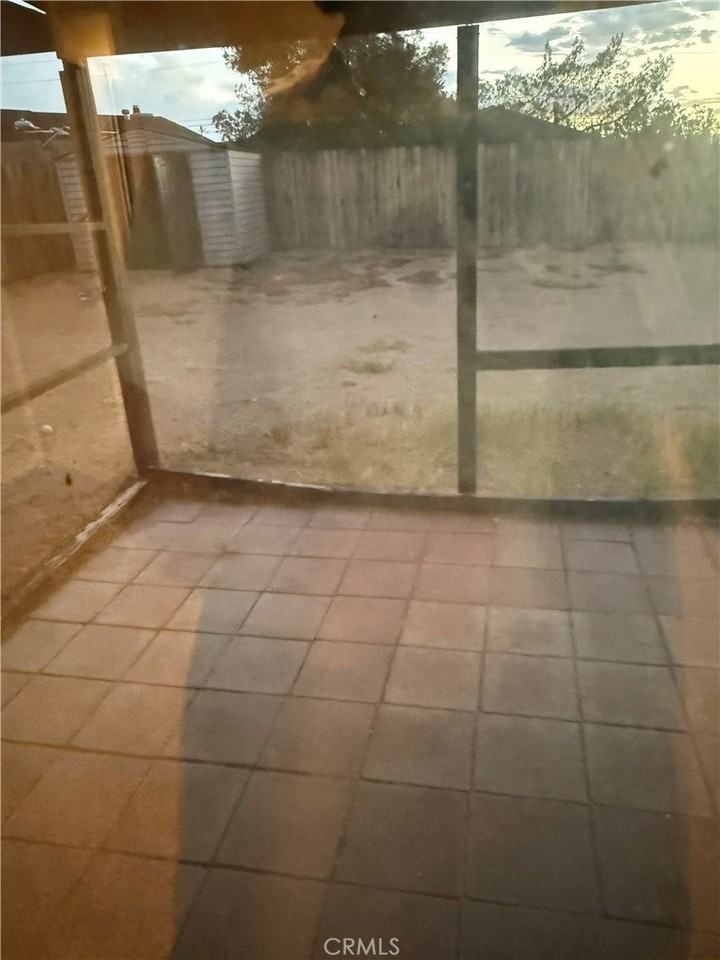 1260 Mirage Dr - Photo 5 of 9
