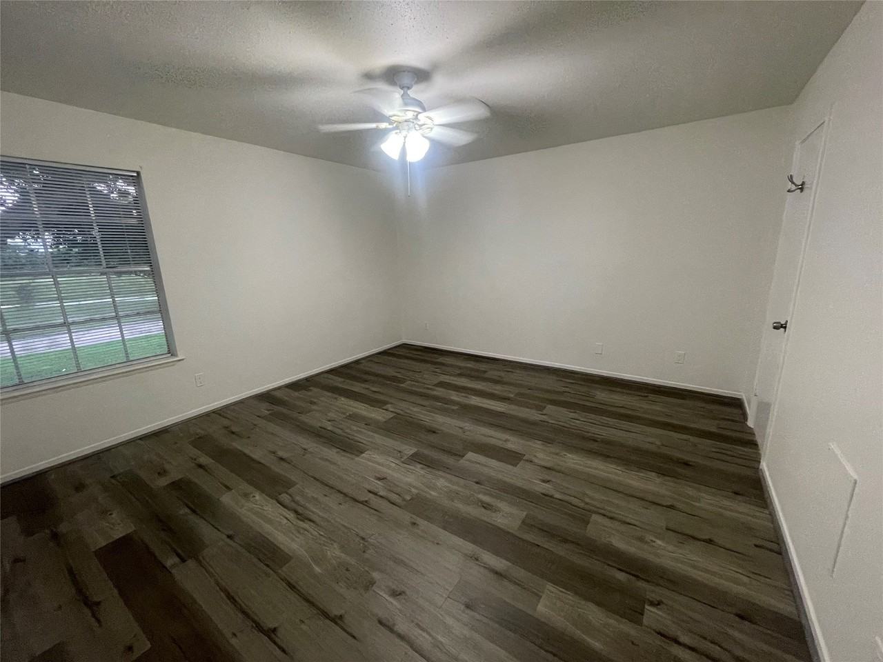 5550 N Braeswood Blvd - Photo 2 of 10