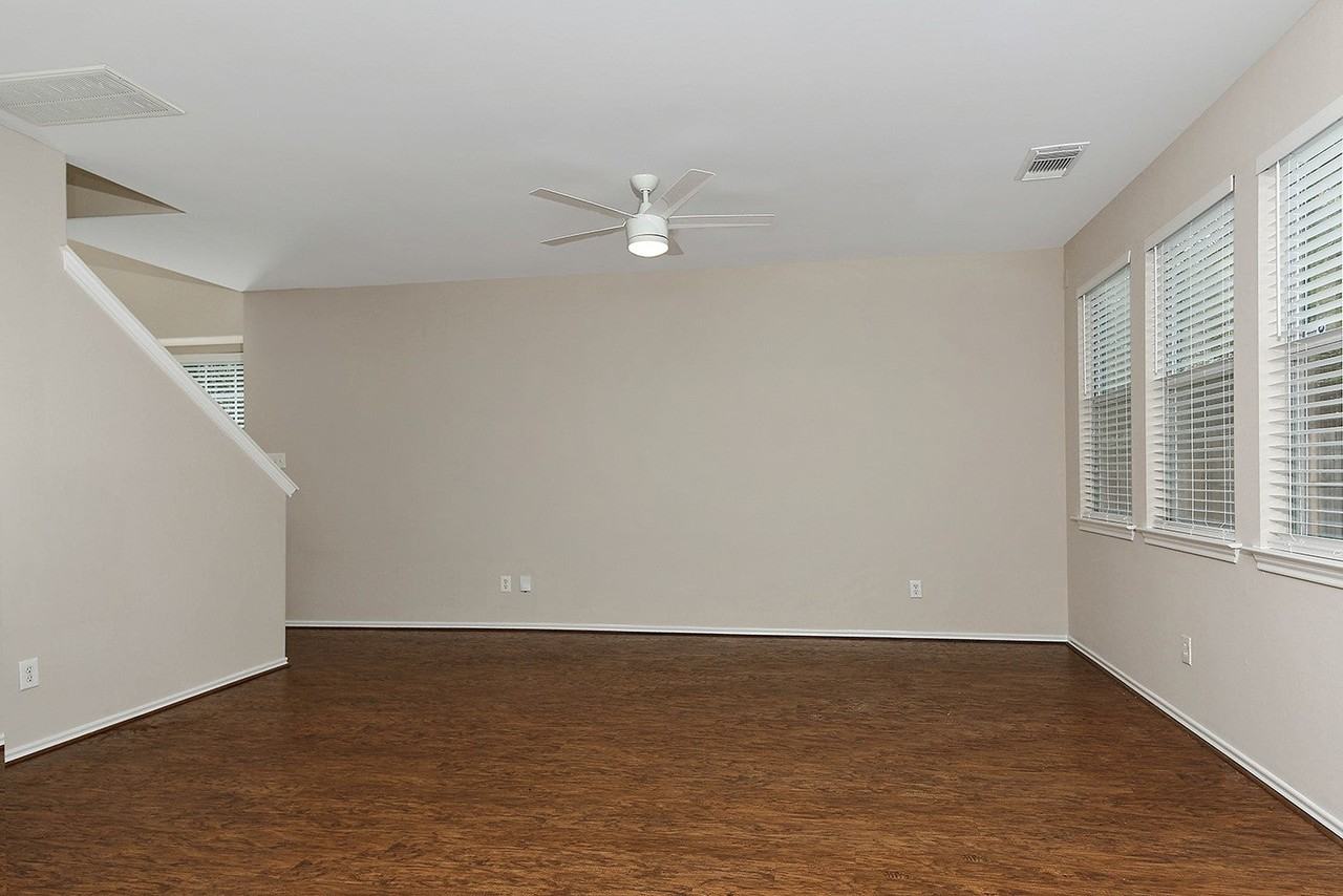 10 Peachridge Pl - Photo 7 of 26