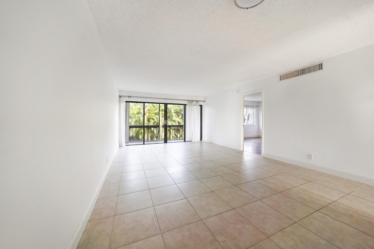 3050 Presidential Way - Photo 3 of 21