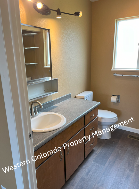 3058 Hill Ave #1 - Photo 5 of 10