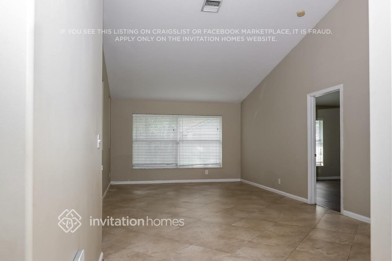 1891 Tulip Ln - Photo 3 of 19