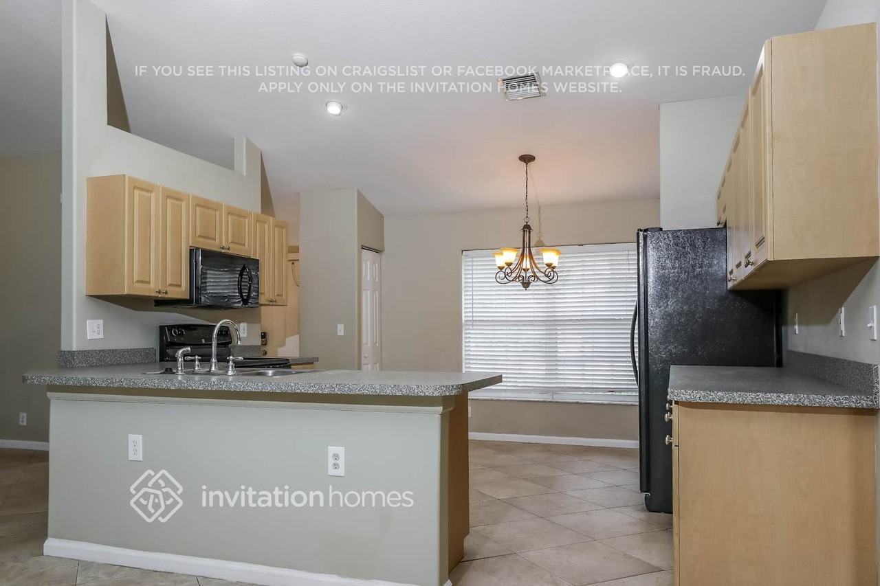 1891 Tulip Ln - Photo 5 of 19