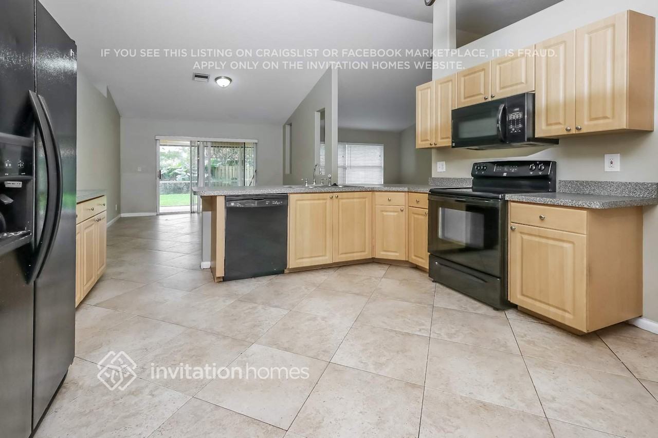 1891 Tulip Ln - Photo 6 of 19