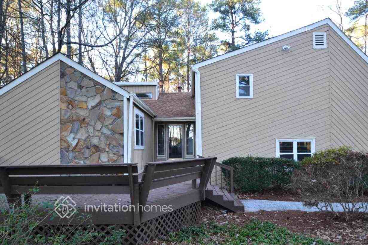 2839 Jacqueline Ln Ne - Photo 3 of 5