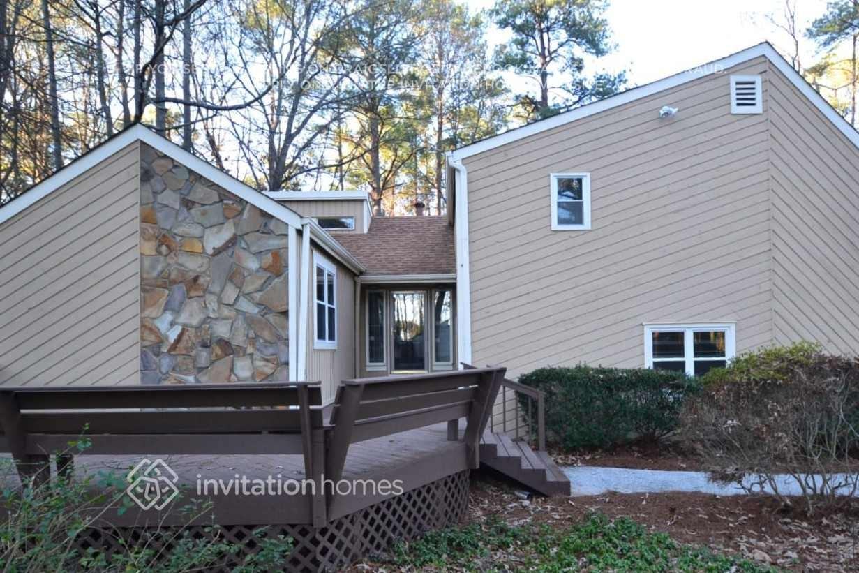 2839 Jacqueline Ln Ne - Photo 4 of 5