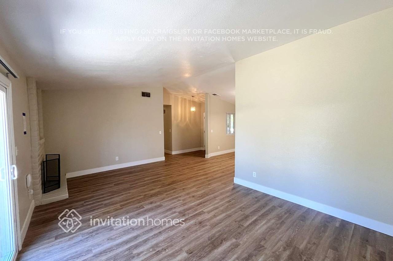 10207 Ellenwood Ave - Photo 2 of 12