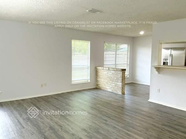 2835 Pilgrims Point Dr - Photo 4 of 12