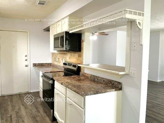2835 Pilgrims Point Dr - Photo 6 of 12