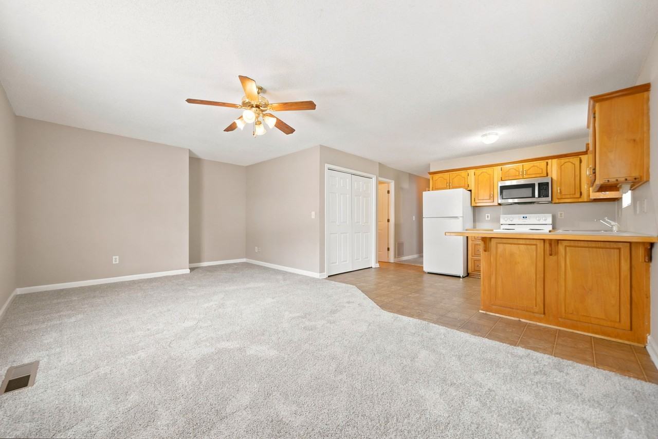 86 Hanna Dr #B - Photo 2 of 27