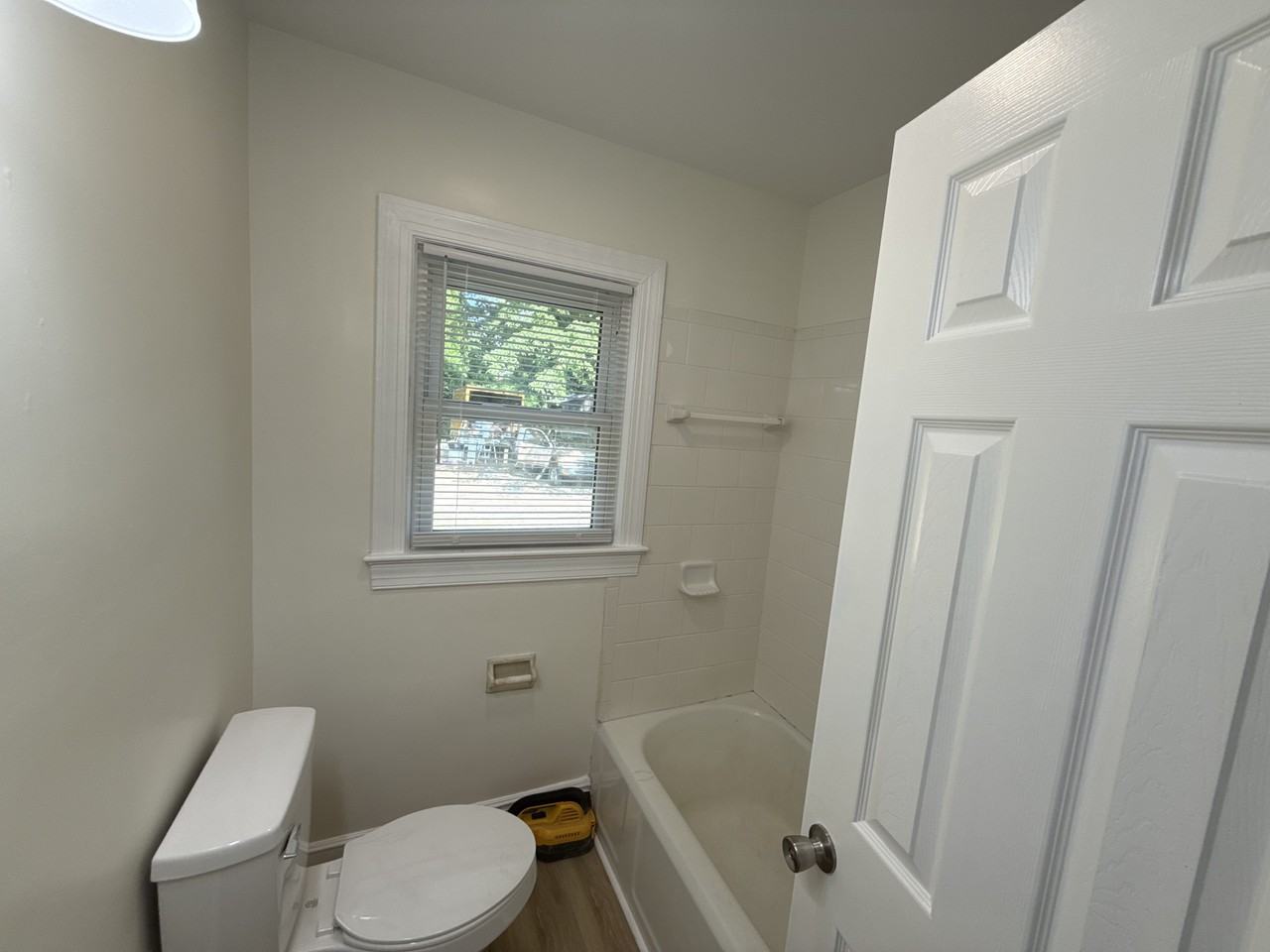 913 Glenwood Ave #1 - Photo 4 of 12