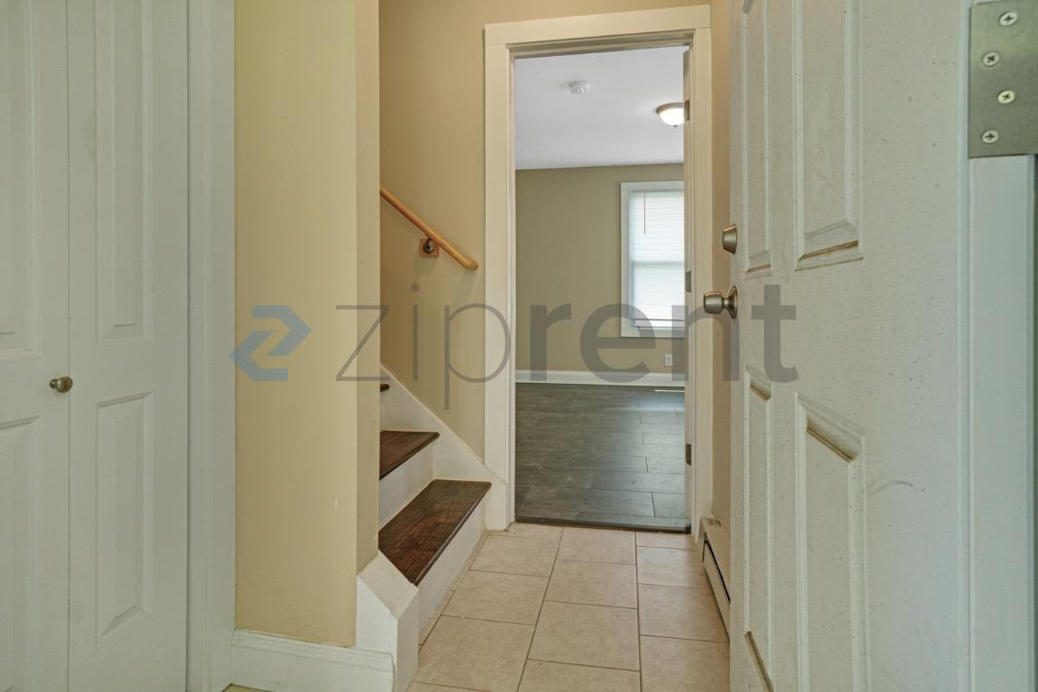 23 Rufus St #2 - Photo 4 of 11