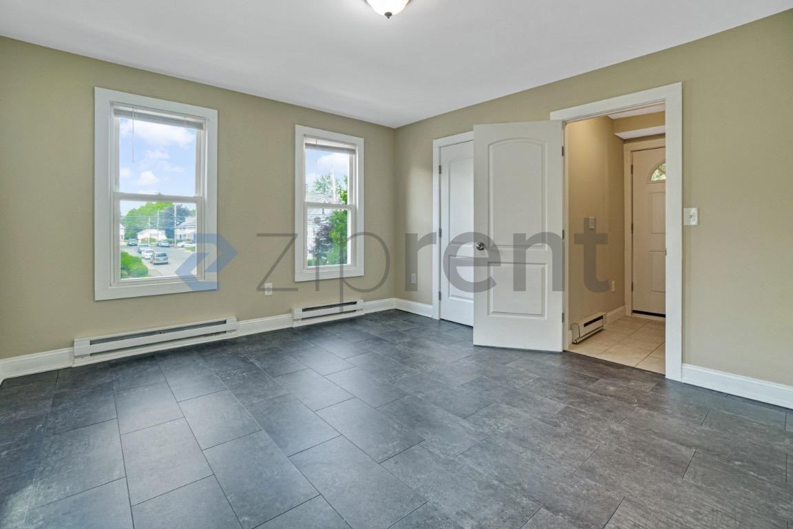 23 Rufus St #2 - Photo 6 of 11