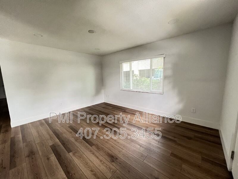 2302 Elizabeth Ave - Photo 3 of 11