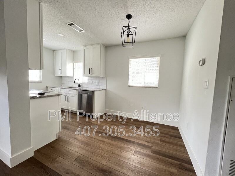 2302 Elizabeth Ave - Photo 4 of 11