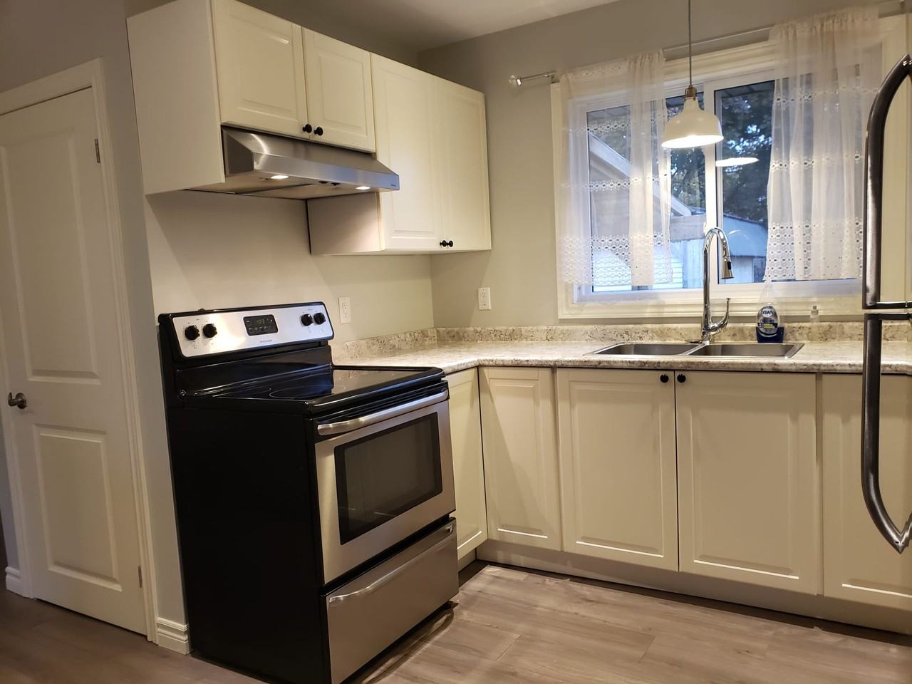 105 Harold Ave - Photo 6 of 18