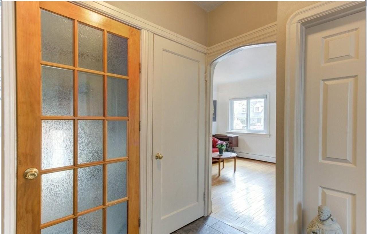 296 Patricia Ave - Photo 4 of 14