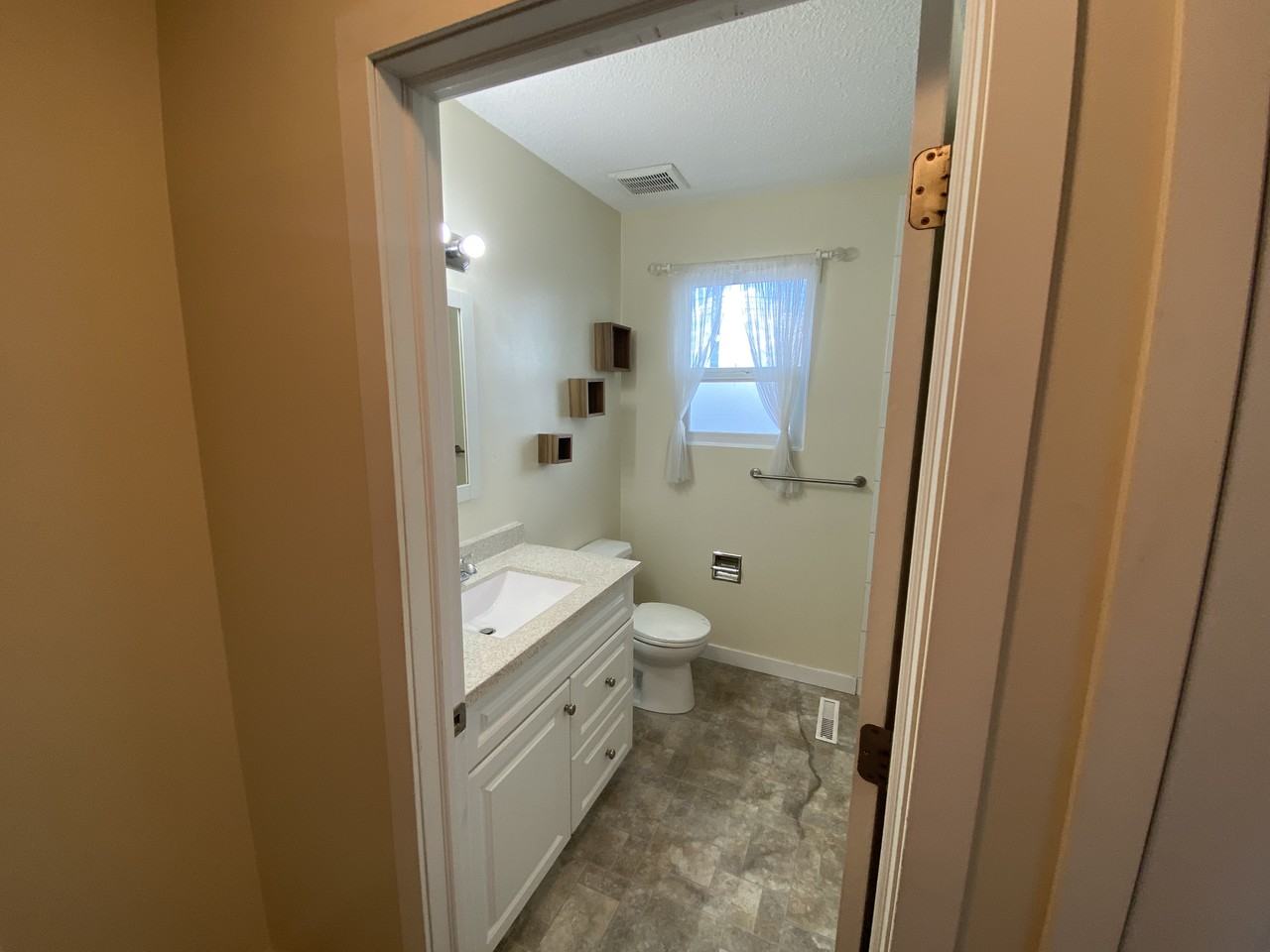 10435 58 Ave Nw - Photo 6 of 50