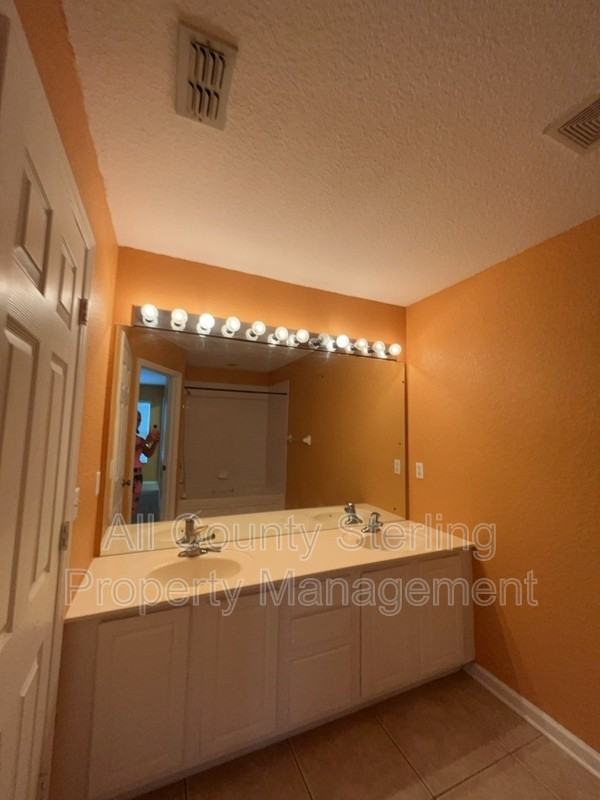 5052 Hawkstone Dr - Photo 6 of 9