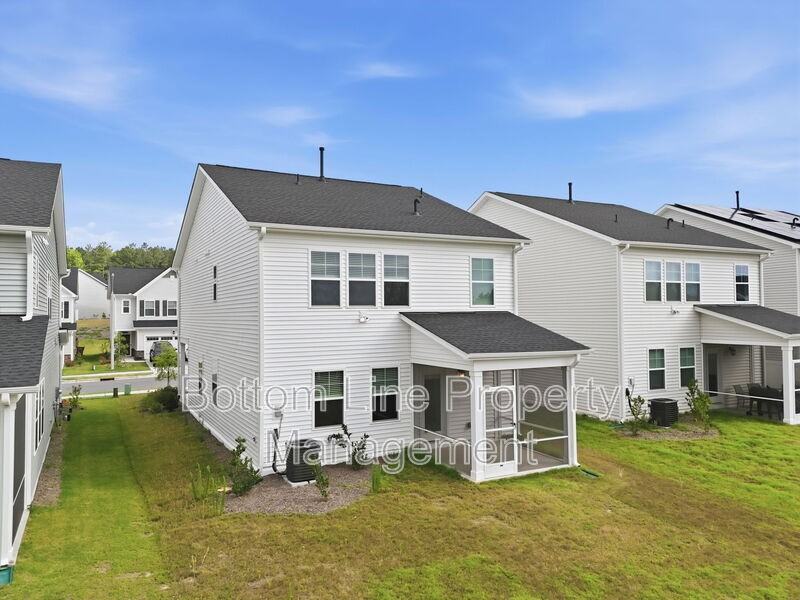 517 Hanover Shore Ln - Photo 5 of 50