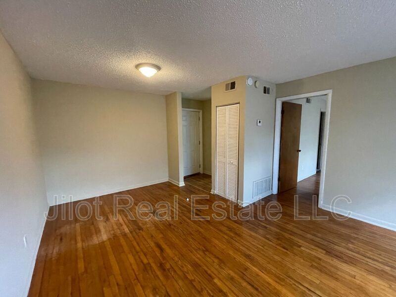 496 Holderness St Sw #3 - Photo 2 of 8